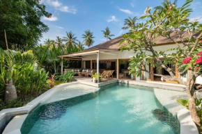 Designer NEW 3BDR - Lush Garden+Pool